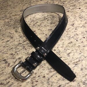 Elegant Black Leather Women's Vintage Belt